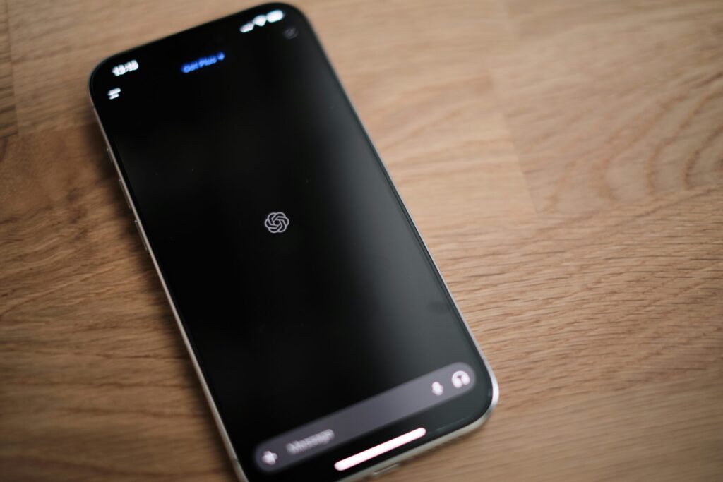 OpenAI、AirPods対抗の噂「Sweetpea」