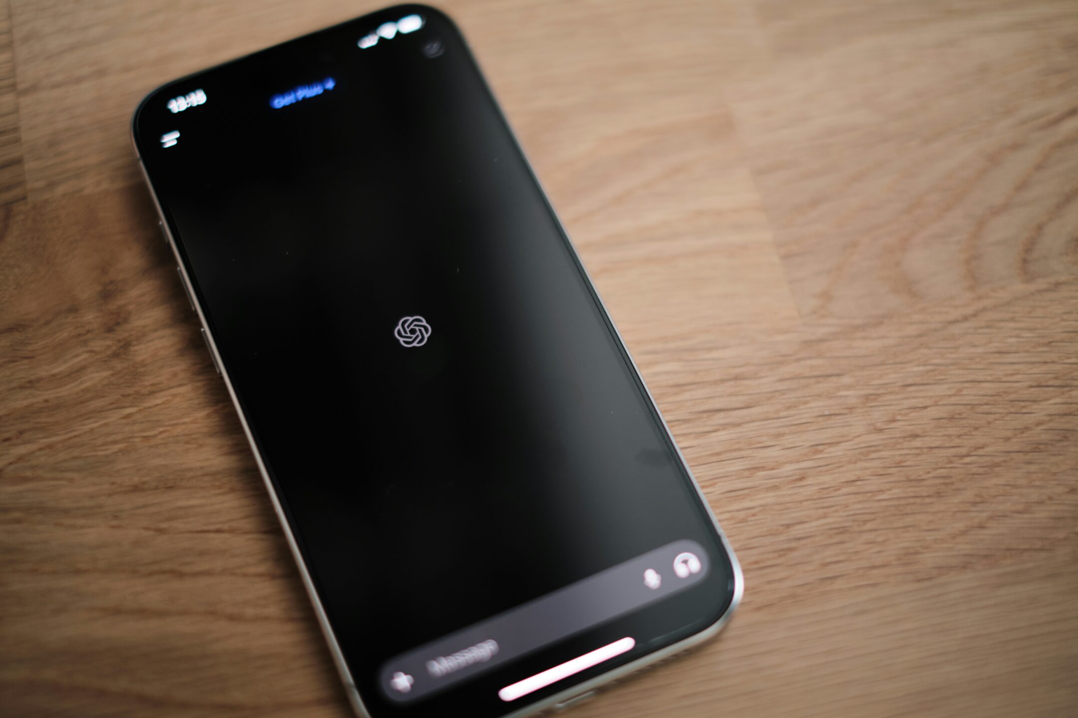 OpenAI、AirPods対抗の噂「Sweetpea」