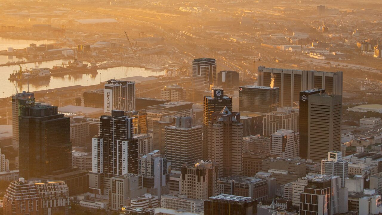 AIは「人工知能」か「アフリカ人の知能」か——あなたのChatGPTを作った人の時給